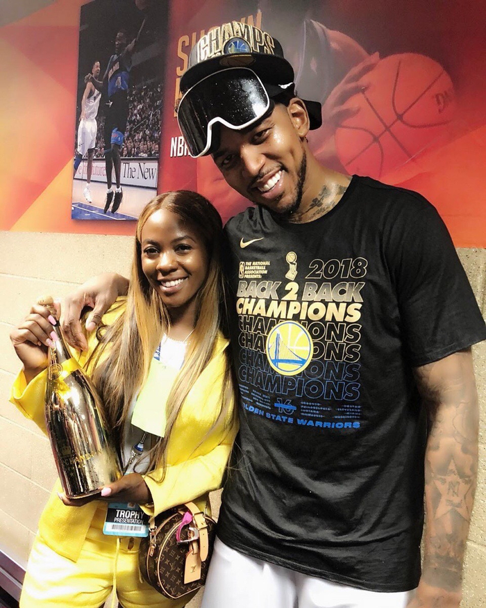 的传球比例 的传球比例