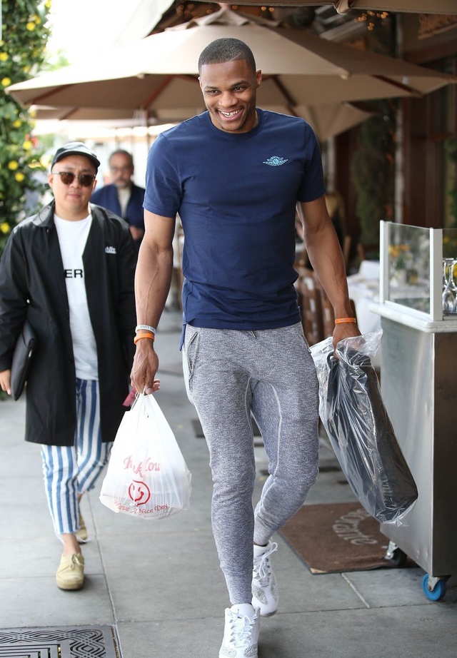 为热刺提供 为热刺提供